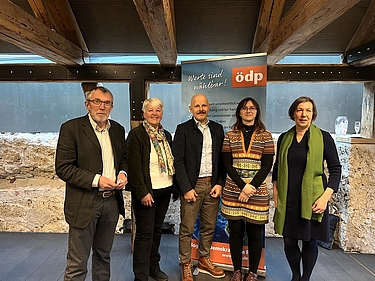 Beim Neujahrsempfang trafen sich u. a. die ÖDP-Politikerinnen und Politiker Bernhard G. Suttner, Agnes Edenhofer, Markus Kundendorf, Gwendolin Schlichte und Marion Gillinger (v.l.).